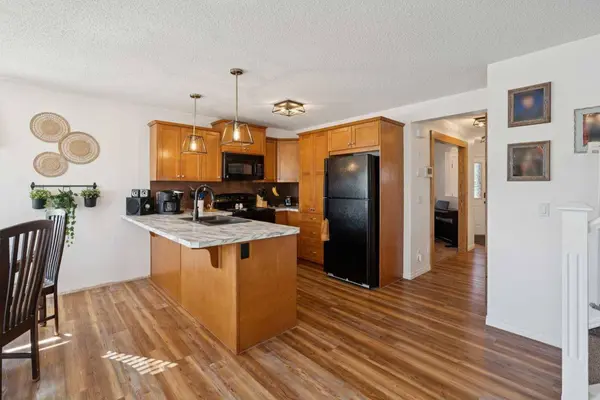 144 Canals CIR SW, Airdrie, AB T4B 3E9