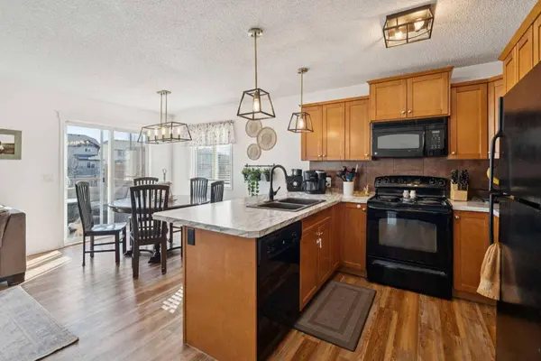 144 Canals CIR SW, Airdrie, AB T4B 3E9