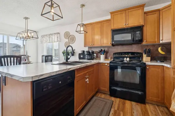 144 Canals CIR SW, Airdrie, AB T4B 3E9