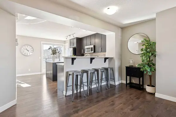 420 Mckenzie Towne SQ SE, Calgary, AB T2Z 1E3