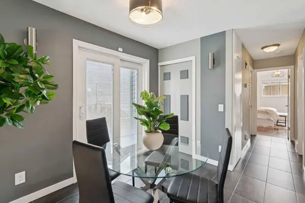 16223 6 ST SW, Calgary, AB T2Y 1Z1