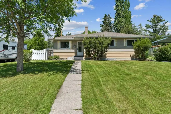 1306 87 AVE SW, Calgary, AB T2V 0W3