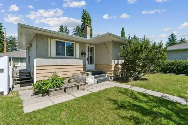 1306 87 AVE SW, Calgary, AB T2V 0W3