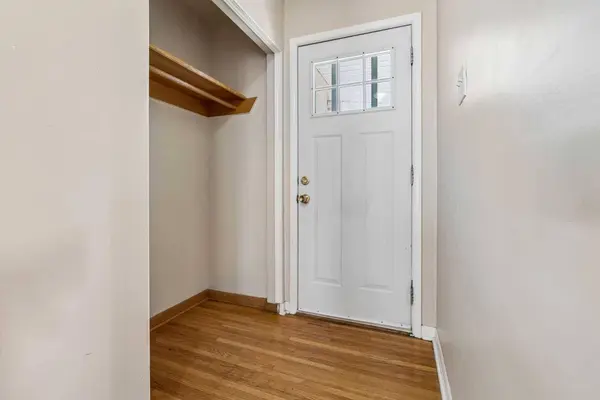 1306 87 AVE SW, Calgary, AB T2V 0W3