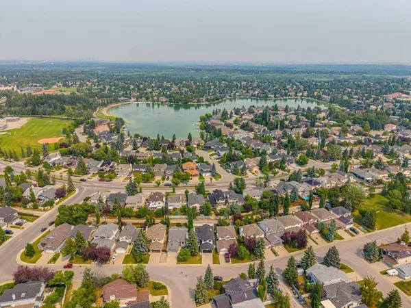 28 Sunlake CIR SE, Calgary, AB T2X 3J2