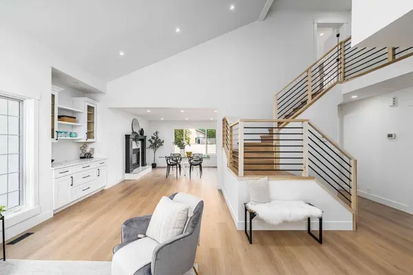 28 Sunlake CIR SE, Calgary, AB T2X 3J2
