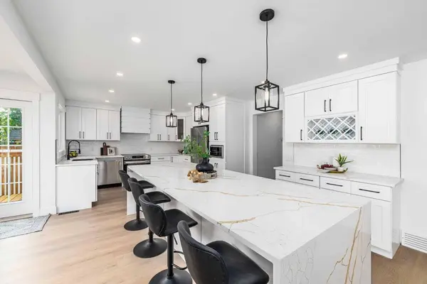 28 Sunlake CIR SE
