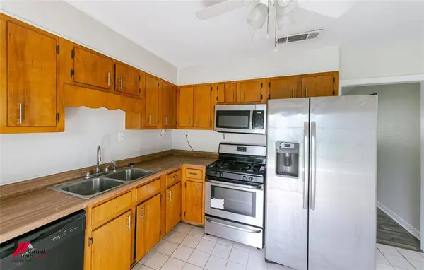 1913 Lee Street, Bossier City, LA 71112