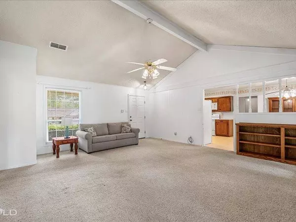 5610 N Heatherstone Drive, Shreveport, LA 71129