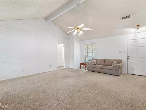 5610 N Heatherstone Drive, Shreveport, LA 71129