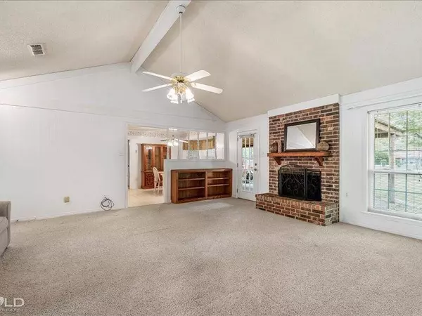 5610 N Heatherstone Drive, Shreveport, LA 71129