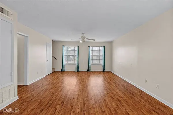 121 Carriage Square Drive, Bossier City, LA 71112