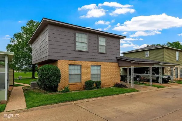 121 Carriage Square Drive, Bossier City, LA 71112