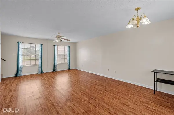 121 Carriage Square Drive, Bossier City, LA 71112