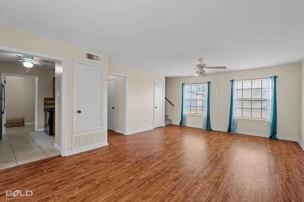 121 Carriage Square Drive, Bossier City, LA 71112