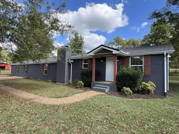 300 Kirk Ln, Gallatin, TN 37066