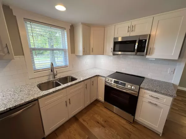 300 Kirk Ln, Gallatin, TN 37066