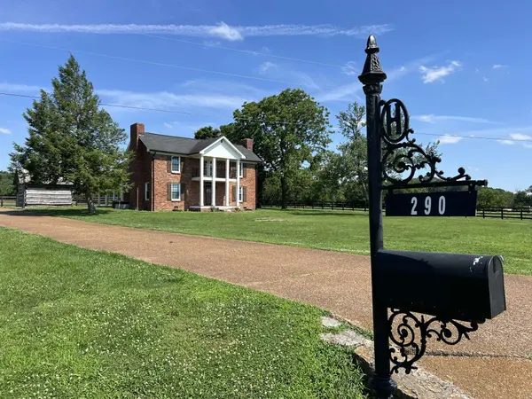 290 Kirk Ln, Gallatin, TN 37066