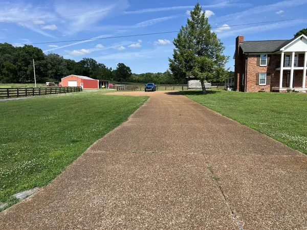 290 Kirk Ln, Gallatin, TN 37066