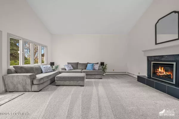 3211 Amber Bay LOOP, Anchorage, AK 99515