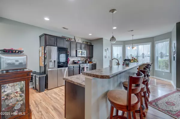 6077 Blue Ray DR, Leland, NC 28451