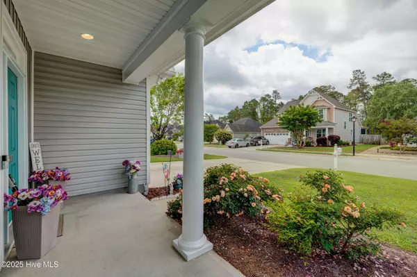 6077 Blue Ray DR, Leland, NC 28451