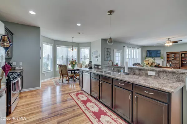 6077 Blue Ray DR, Leland, NC 28451