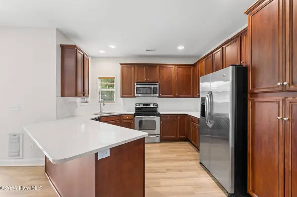 8064 W Highcroft DR NE, Leland, NC 28451