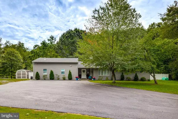 332 JULIUSTOWN RD, Columbus, NJ 08022