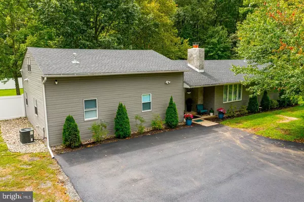 332 JULIUSTOWN RD, Columbus, NJ 08022