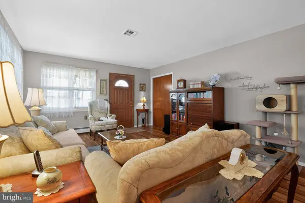 14 DORAL DR, Toms River, NJ 08757