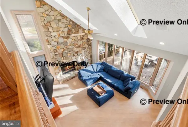 1 WINDSOR DR, Voorhees, NJ 08043