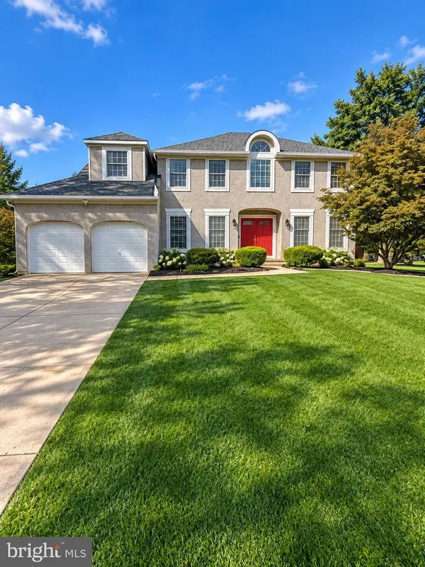16 KENSINGTON DR