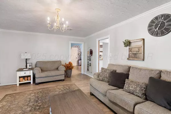 2209 N BEECH LN, Pampa, TX 79065