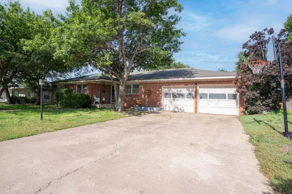 2209 N BEECH LN, Pampa, TX 79065