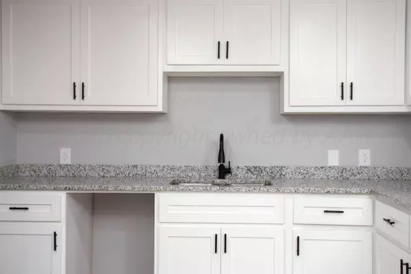 2701 Comanche TRL, Pampa, TX 79065