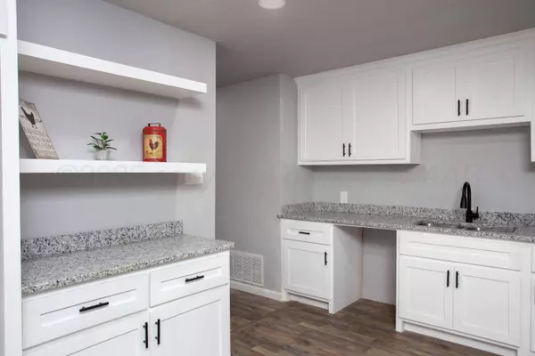 2701 Comanche TRL, Pampa, TX 79065