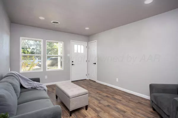 2701 Comanche TRL, Pampa, TX 79065