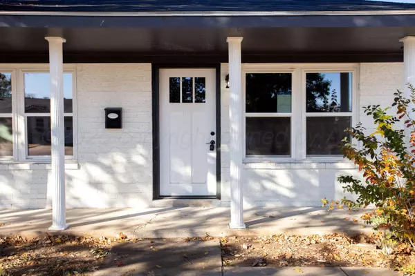 2701 Comanche TRL, Pampa, TX 79065