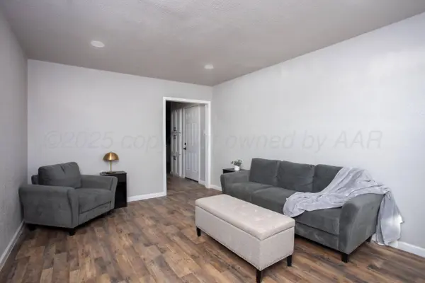 2701 Comanche TRL, Pampa, TX 79065