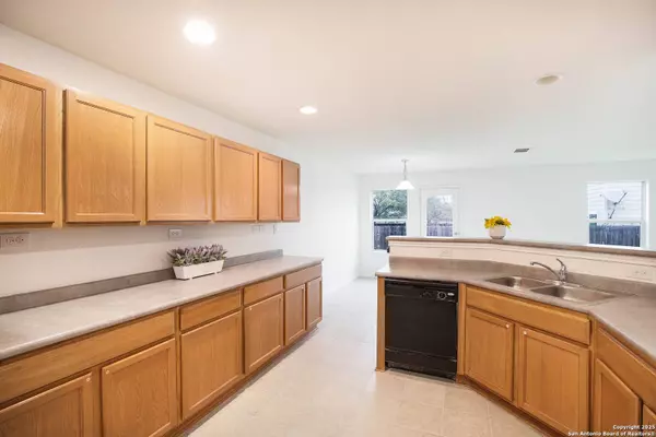 8607 Egret Ct, San Antonio, TX 78245