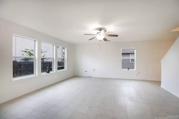 8607 Egret Ct, San Antonio, TX 78245