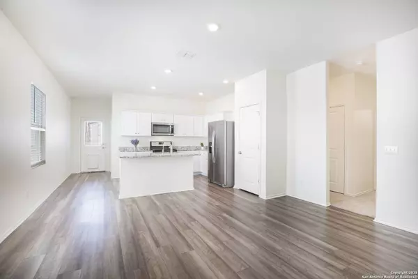 5214 Winding Stream, St Hedwig, TX 78152