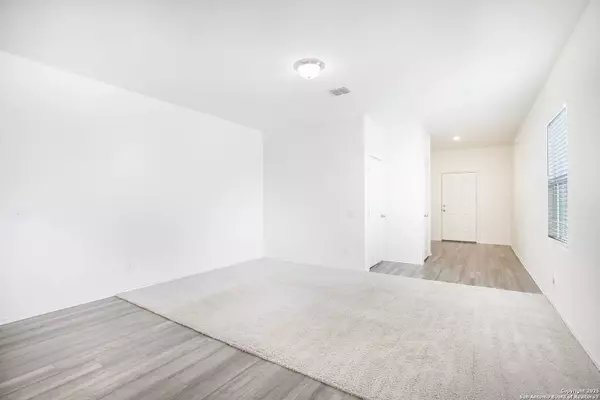 5214 Winding Stream, St Hedwig, TX 78152