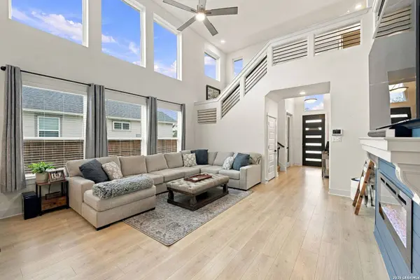 9402 Pioneer Junction, San Antonio, TX 78254