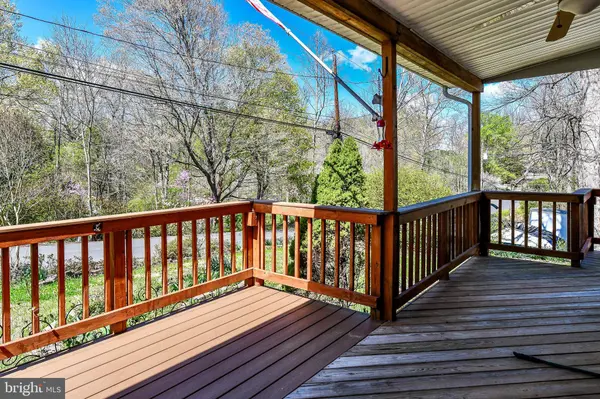 7809 LAKE DR, Manassas, VA 20111