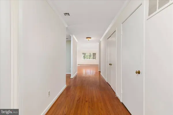11500 FAIRWAY DR #201, Reston, VA 20190