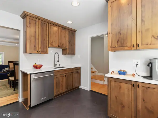 3809 FOXFIELD LN, Fairfax, VA 22033