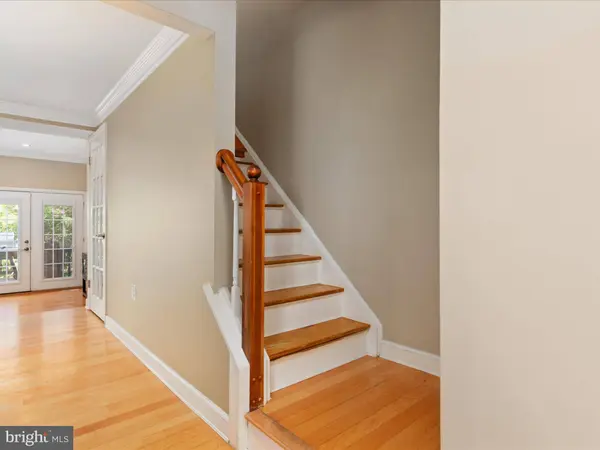 3809 FOXFIELD LN, Fairfax, VA 22033