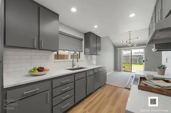 8583 Fairlawn CT, Sacramento, CA 95828